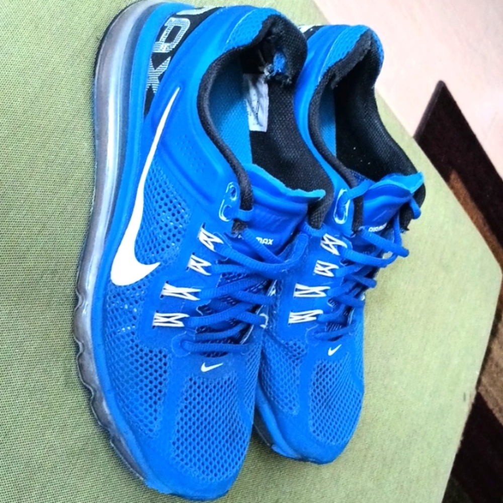 Men's Nike size 9 blue running shoes